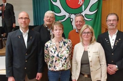 Dirk Kühtz, Sibylle Bruns, Susanne Baum und Ulf Schärling führen die Jägerschaft Burgdorf